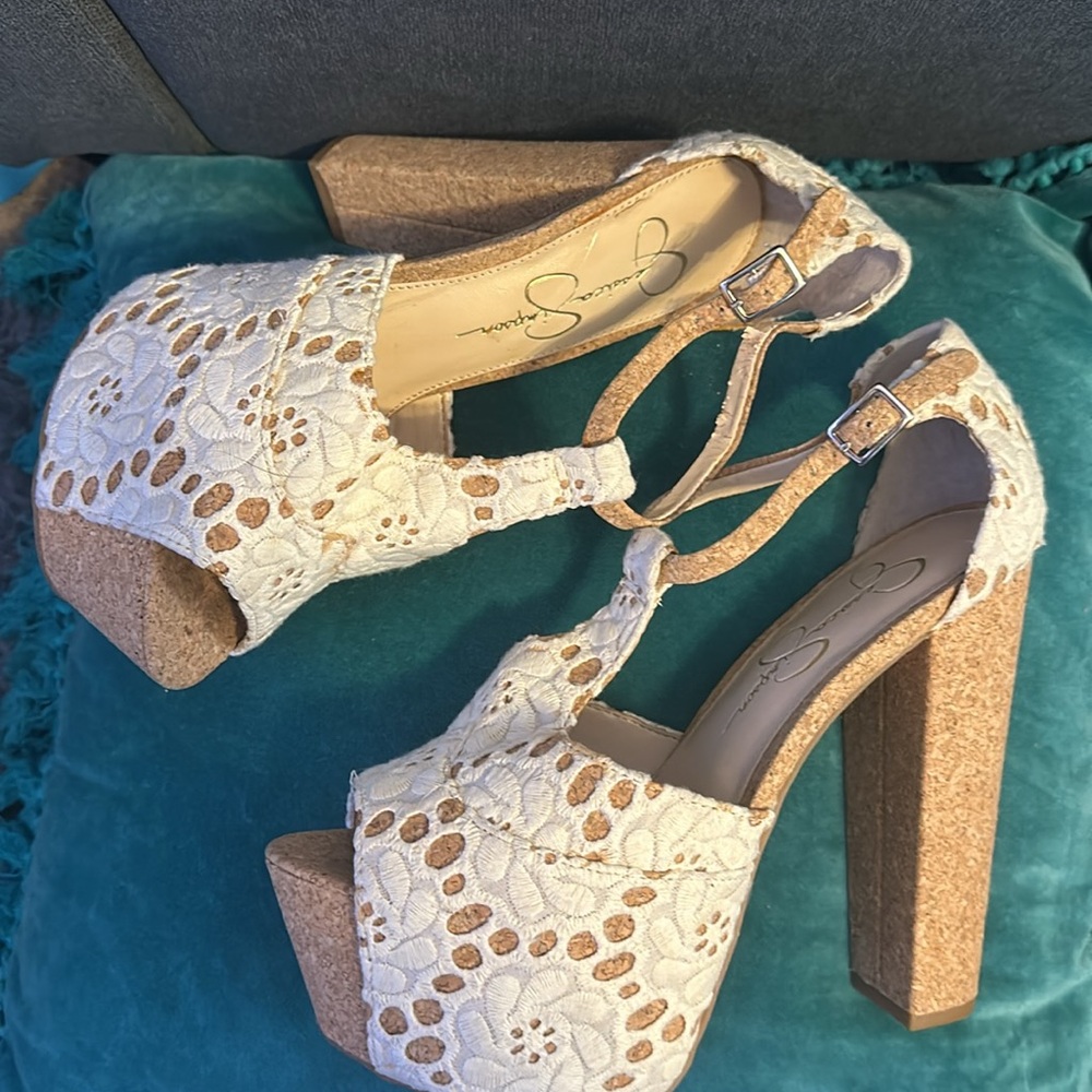 White/Cream Platform Sandals with Open-Toe Design and Intricate Cutout Pattern
